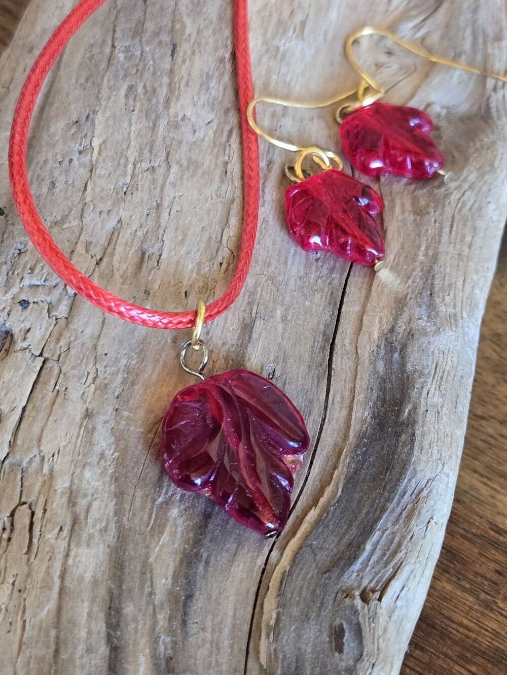Country Gypsy Italian Ruby Red Glass Leaf Necklace & Earrings Set Handmade 17" - Picture 2 of 6